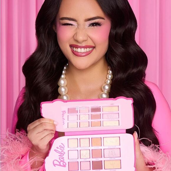 Beauty Creations X Barbie Hello World Shadow Palette - Picture 5 of 10